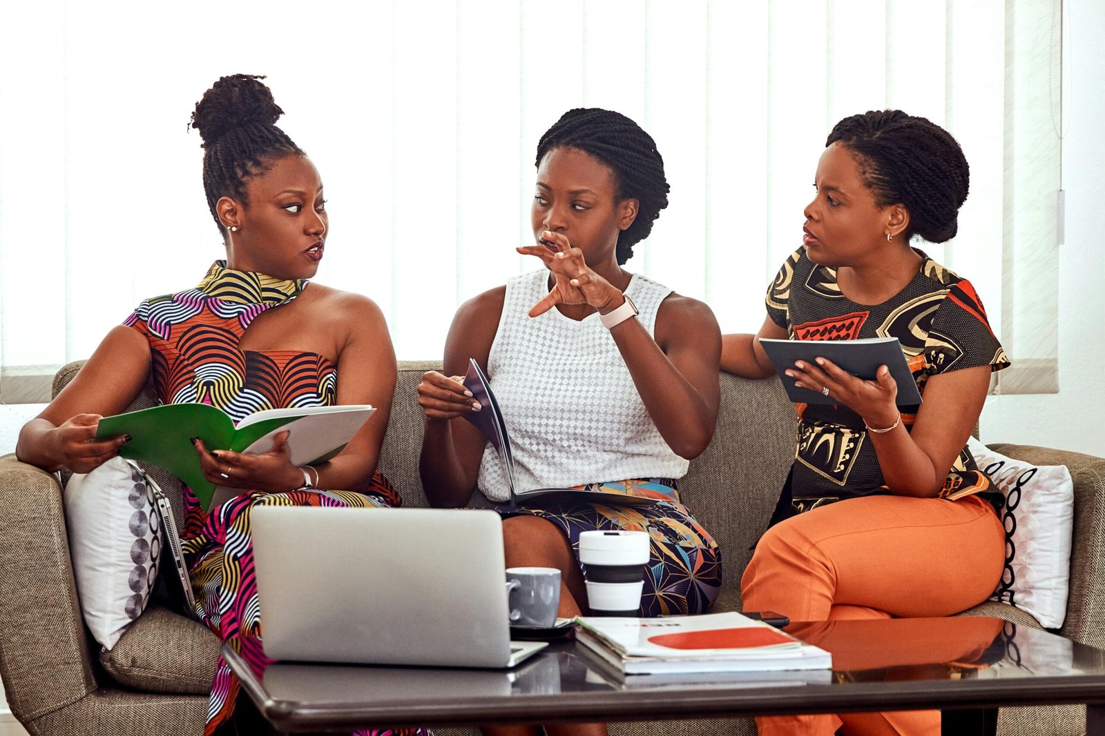 You are currently viewing Comment Atteindre la Liberté Financière Grâce à Internet en Afrique